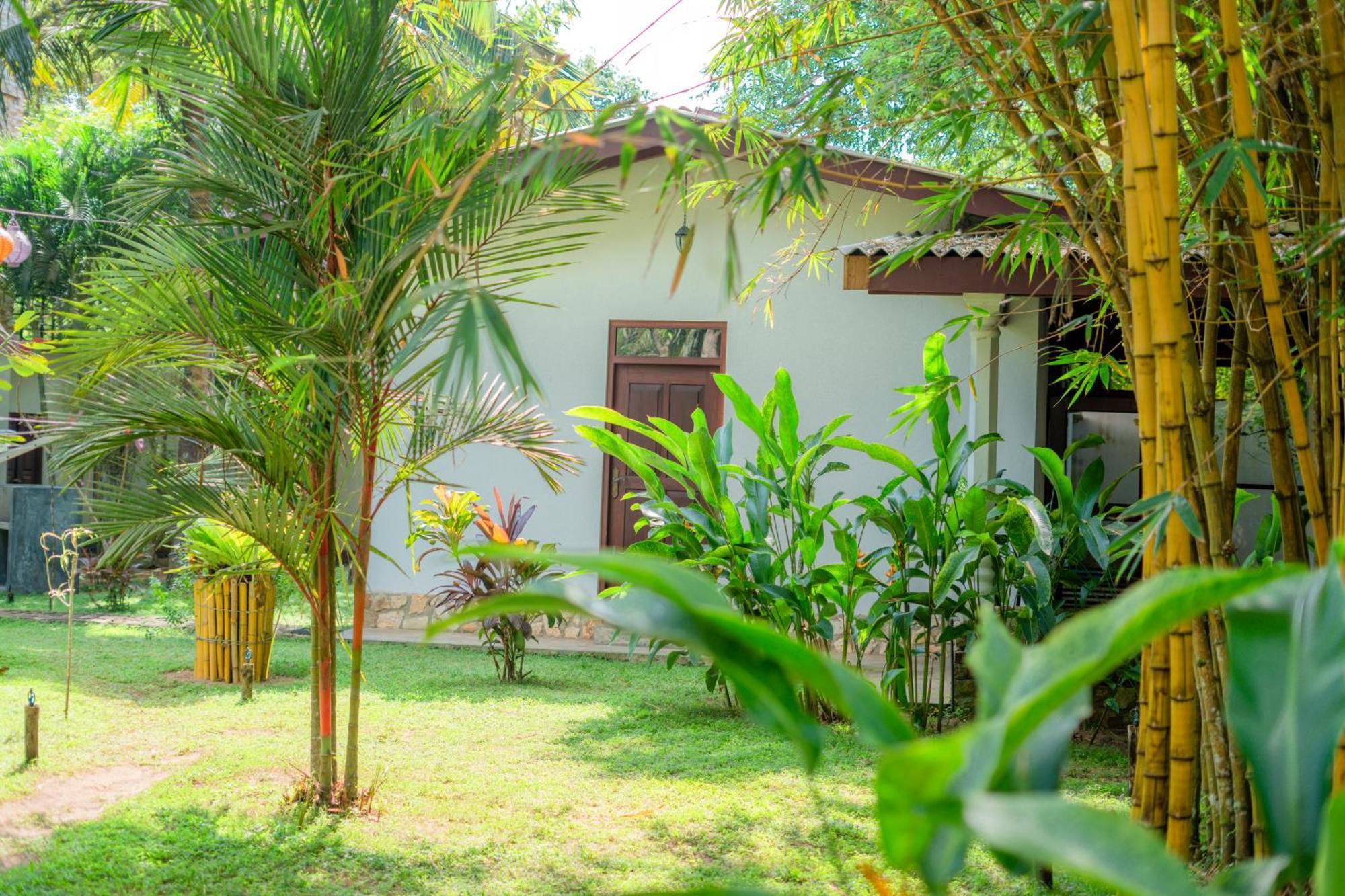 Villa Lanka Relax Хикадува Екстериор снимка