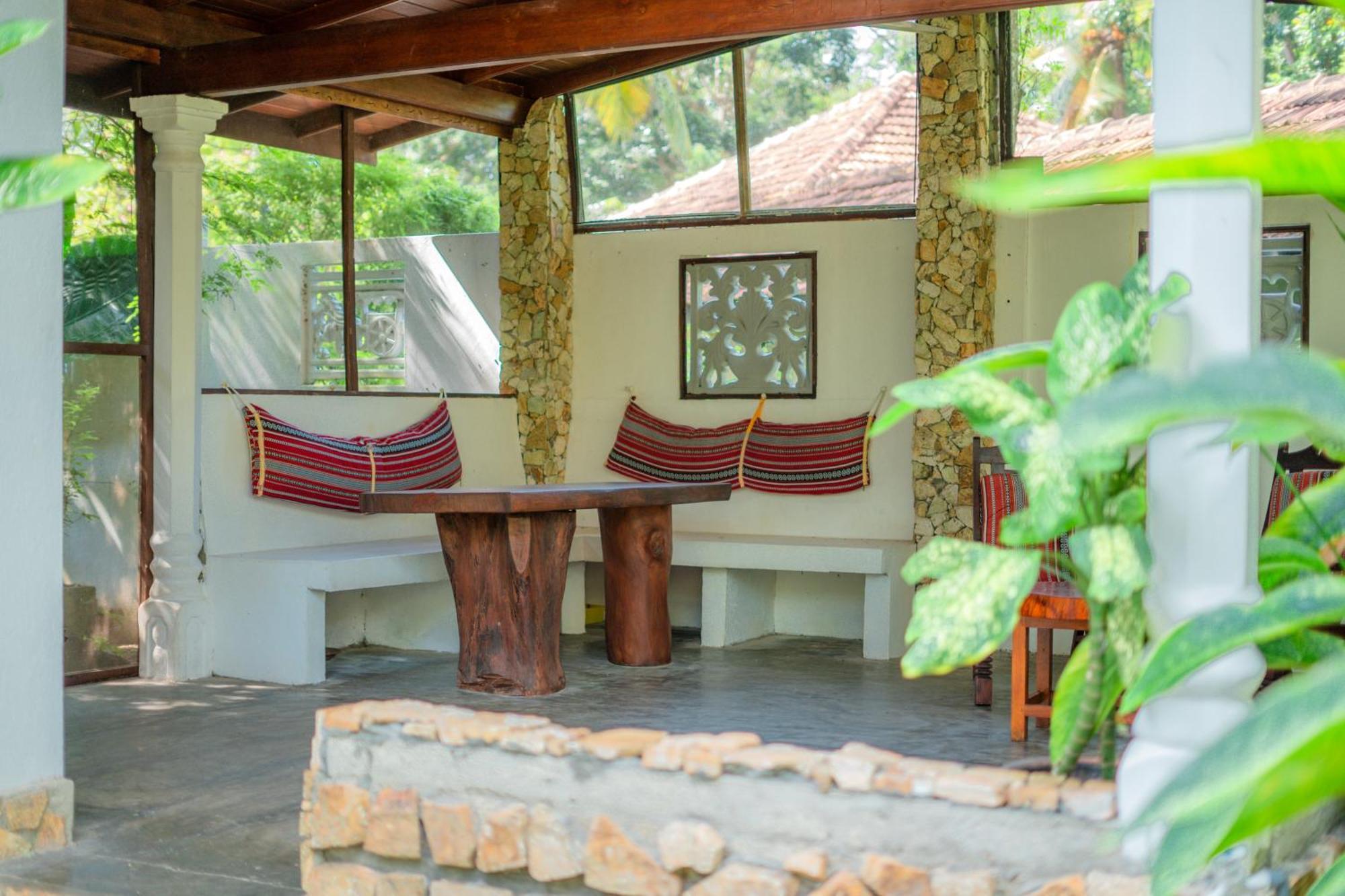 Villa Lanka Relax Хикадува Екстериор снимка